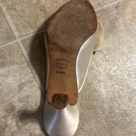 Daniel Green white heels - Picture 6 of 8